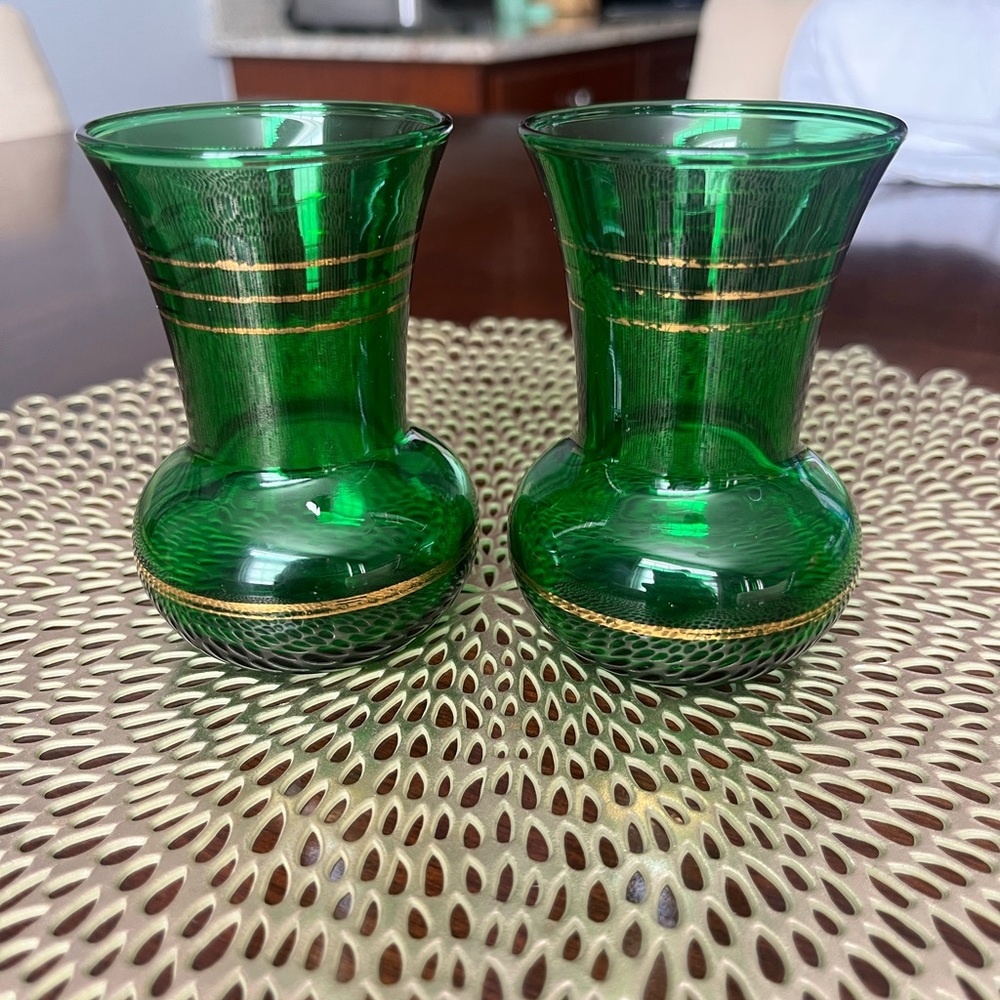 Set of 2 1950s flared bud vase green glass by Anchor Hocking with metallic gold